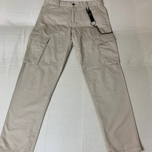 Oanvändare byxor storkel 31 - Köpte i jul så användas en gång för att ta bild så säljer den för att det är inte min typ.