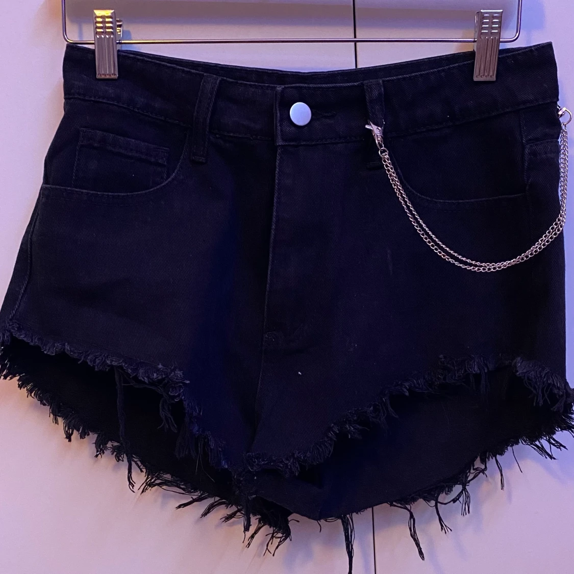 Black jeans shorts with chain - 90