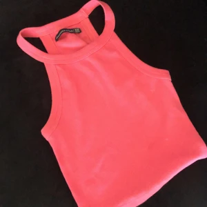 Linne från abercrombie i storlek XXS - Jätte fin tröja tyvärr har den inte kommit till användning. Den är i storlek XXS men passar även en XS S. Köpte den i USA för 250kr jag säljer den för 100