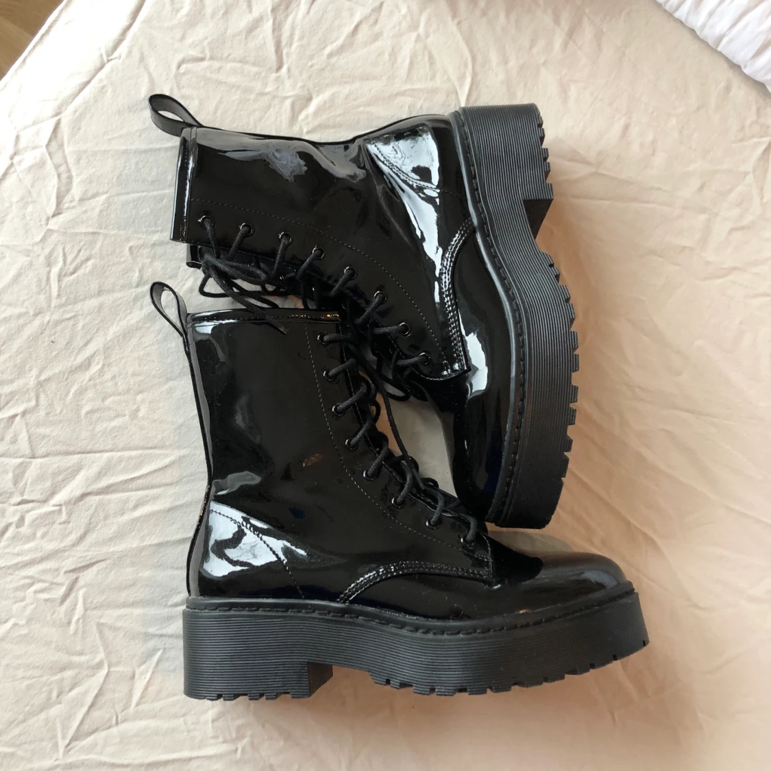 Glansiga boots, storlek 38