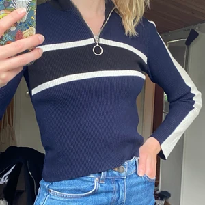 Tröja från Urban Outfitters - Så mjuk tröja från Urban Outfitters i storlek XS💖