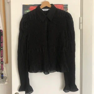 Smocked skjorta - Köparen står för frakten🌟