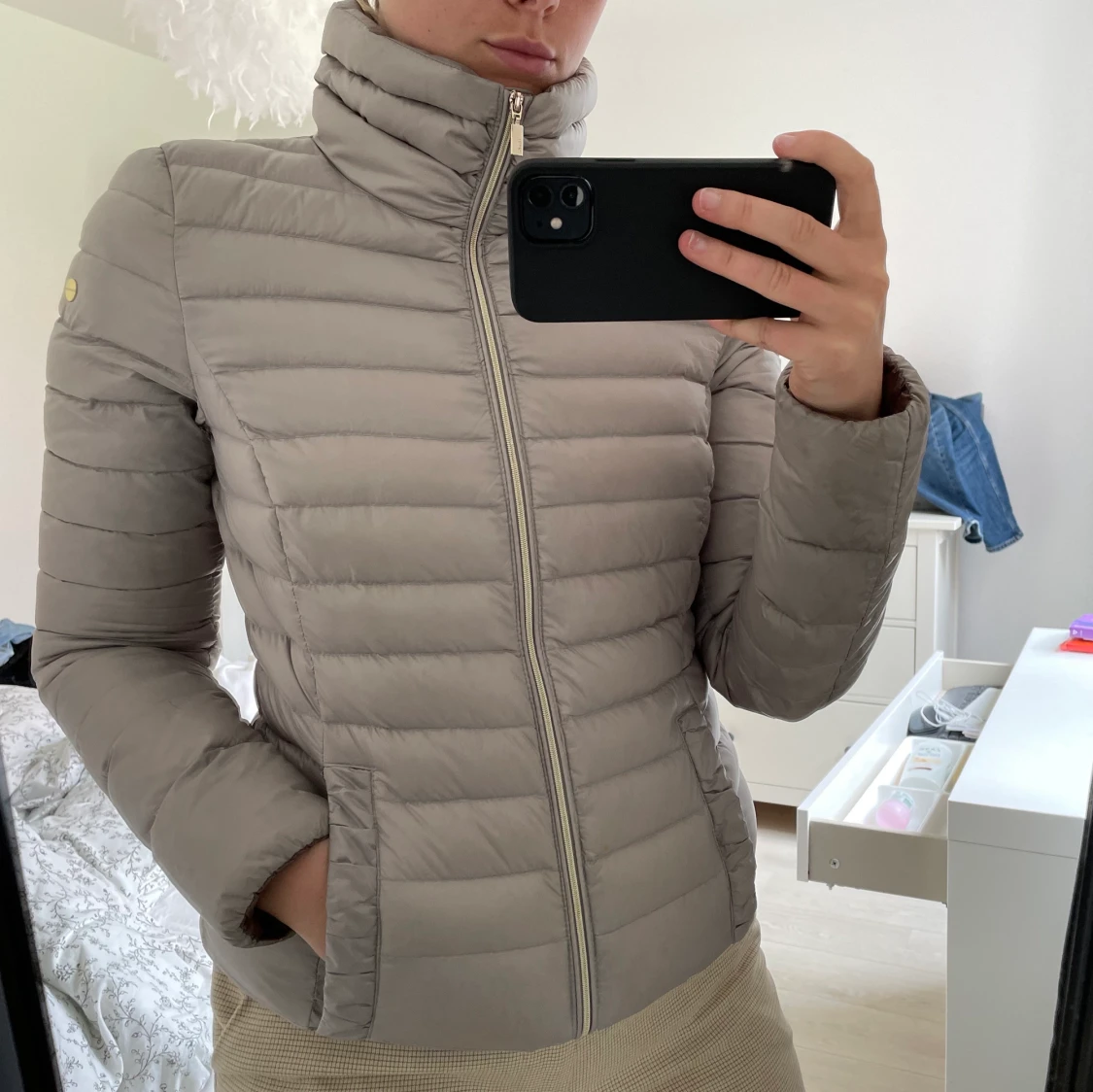 Beige jacka från Esprit 