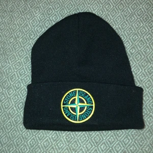 Stone island  - Mössa nyskick 