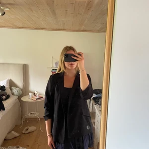 Kavaj storlek L - Kavaj i storlek L. Knappt använd. 200 kr inklusive frakt :)