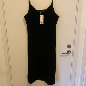 Klänning 👗  - Helt ny klänning oanvänd 