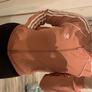 adidas kofta - jätte fin adidas kofta 💘