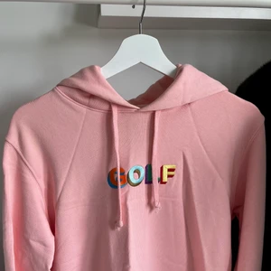 GOLF Le FLEUR Rosa Hoodie - Äkta GOLF Le FLEUR hoodie! Nypris 1000kr + fraktkostnad. Använd 1 gång, perfekt skick. 💖