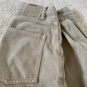 Bershka jeans - Beigea jeans från bershka man. Sparsamt använda. Säljer åt min lillebror🌈