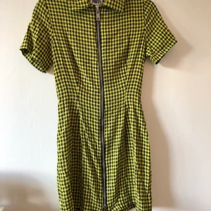 skjortklänning från the ragged priest - Säljer för den kommer inte till användning längre. Jag har använt den 2 gånger bara. Nypris 760kr. 