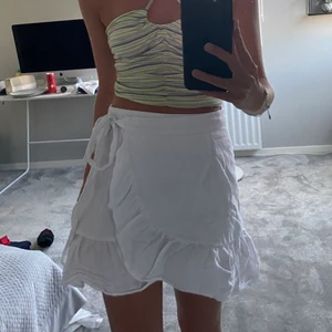 Kjol - Säljer denna super söta kjol från Nelly i storlek 34. Mycket gott skick 💕💕