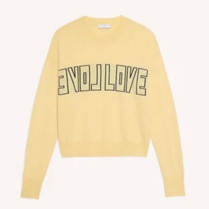 Sandro kashmirtröja - Gör ett nytt försök att sälja denna fina kashmirtröjan. Passar mig lite oversized som vanligtvis bär Xs. Nyskick!