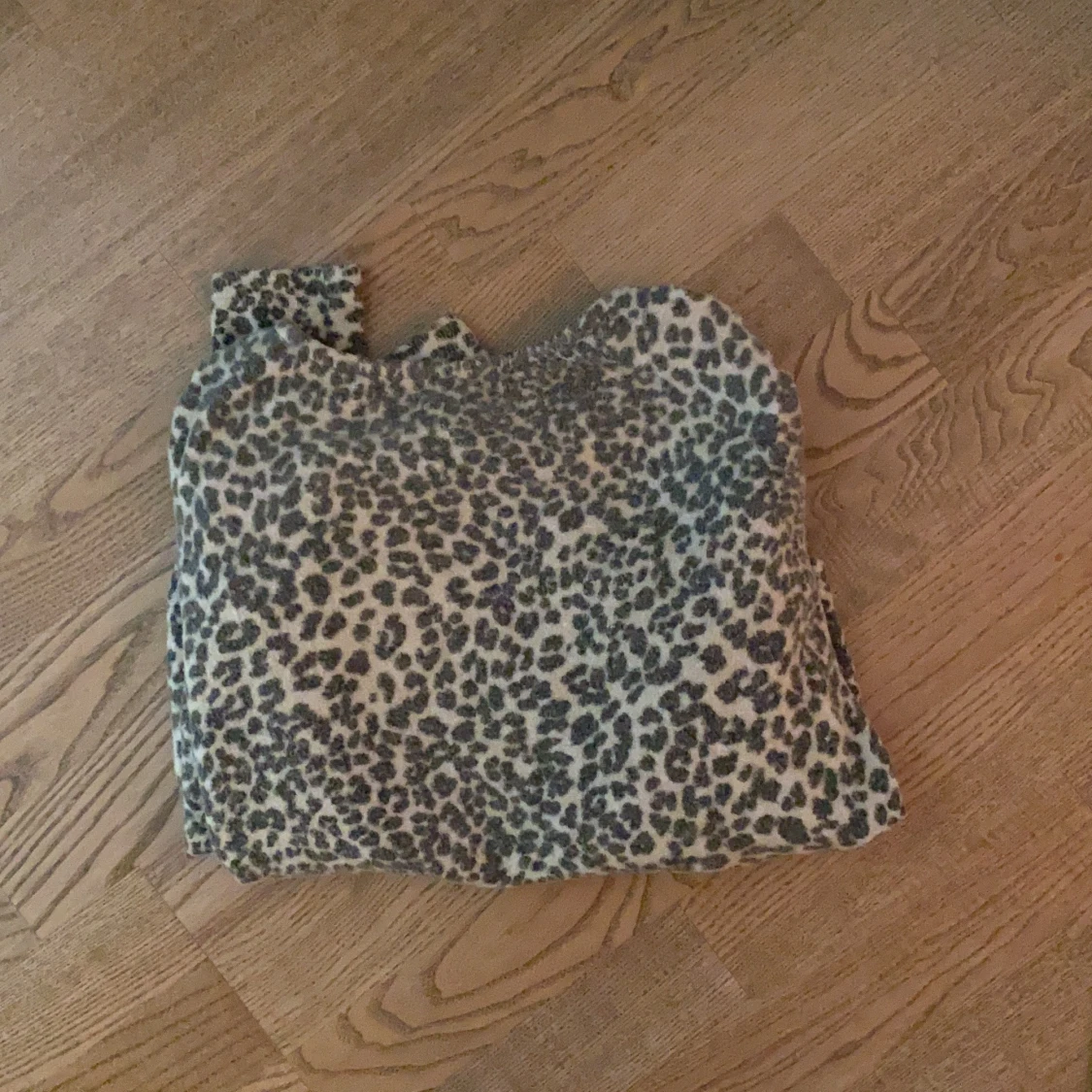 Leo print tröja H&M