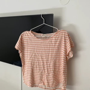 T-shirt  - Kan skickas mot fraktkostnad 💘