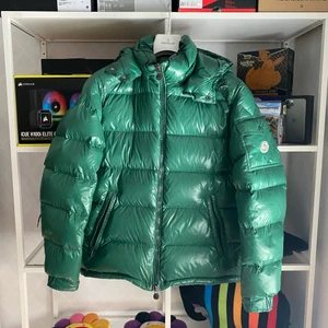 Moncler Maya - Grön unik färg i storlek 3. Köpt 2017.