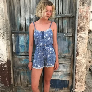 Jumpsuit - Söt jumpsuit från River Island i storlek 36. 