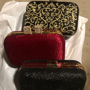Clutchbag - 170kr/st, billigare vid snabb affär. I Stockholm, norsborg. 