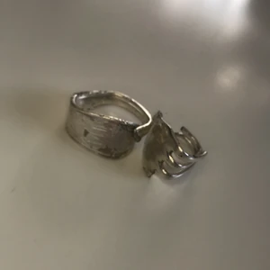 Ringar - Hej jag säljer lite hemmagjorda ringar för ett rimligt pris. Och priset för en ring är 18kr. Skriv gärna till mig om du är intresserad💍