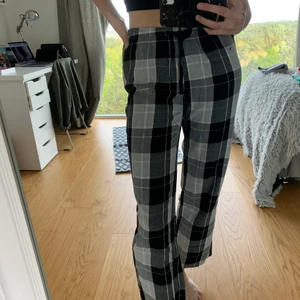 populära byxor  - köpte för flera år sen, nästan helt ny, men de har blivit för kort för mig! (jag är 169) 