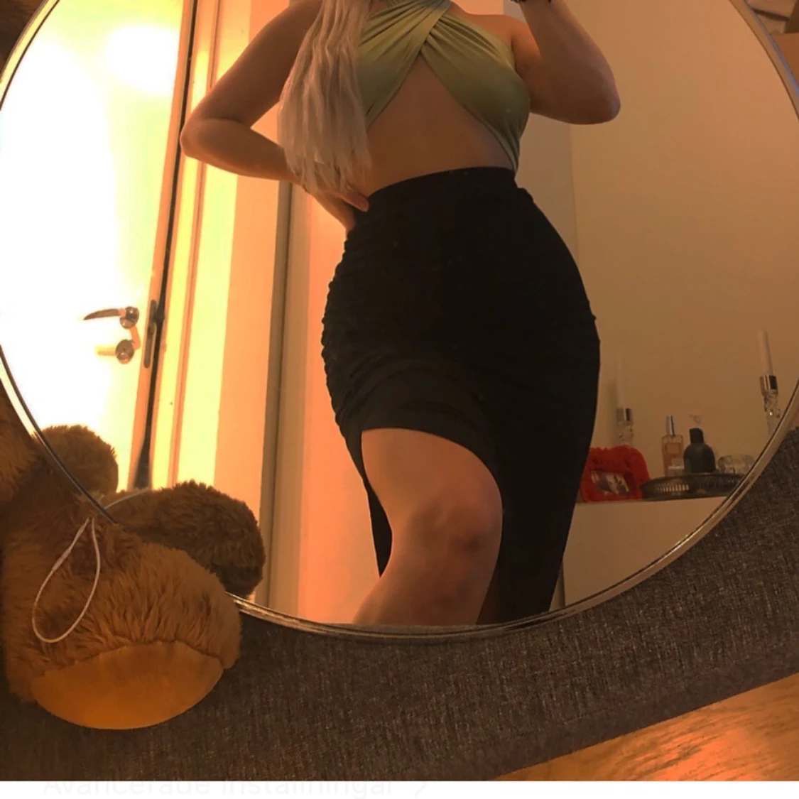 Svart kjol med slit🦋