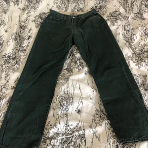Levis vintage byckor m - Köpte dom här byckorna för några månader sen av en anna person från Tise men alldrig kommit till användning eftersom dom är alldeles för stora därmed säljs vidare , storlek W30 / M. Pris kan alltid diskuteras