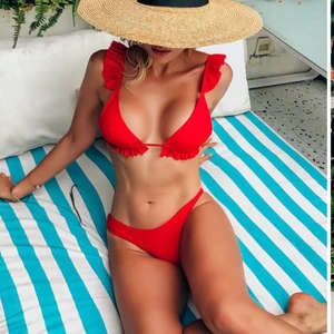 Bikini från shein! - Helt ny, superfin bikini från Shein. Lite stor för mig som brukar ha xs-s. Hygienskydd kvar såklart! ❤️