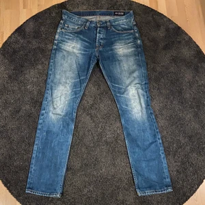 Crocker jeans - Säljer mina crocker jeans! Ett par jeans som sitter lite tightare vid benen. Skriv för mer bilder!