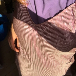 & Other Stories Dress Size 40 - Pink glitter spaghetti strapped dress. Can be styled both alone, or with a t-shirt under/ over so it becomes a skirt (see last photo) ✨