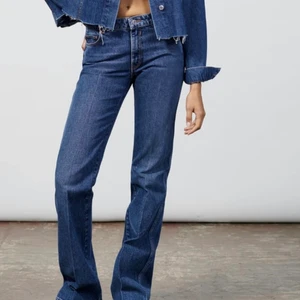 ZARA jeans - Assnyggaaa och sitter perfekt, men dess passar både 36 och 38