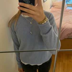Softgoat tröja - Säljer min superfina softgoat tröja i 100% cashmir som är nästan helt oanvänd och i nyskick🌟Passar så bra till hösten och vintern och i sån fin färg🙏🏽 Köpt för ca 2400 säljer för 400💞 Bud på 500 säljer direkt för 600🙏🏽
