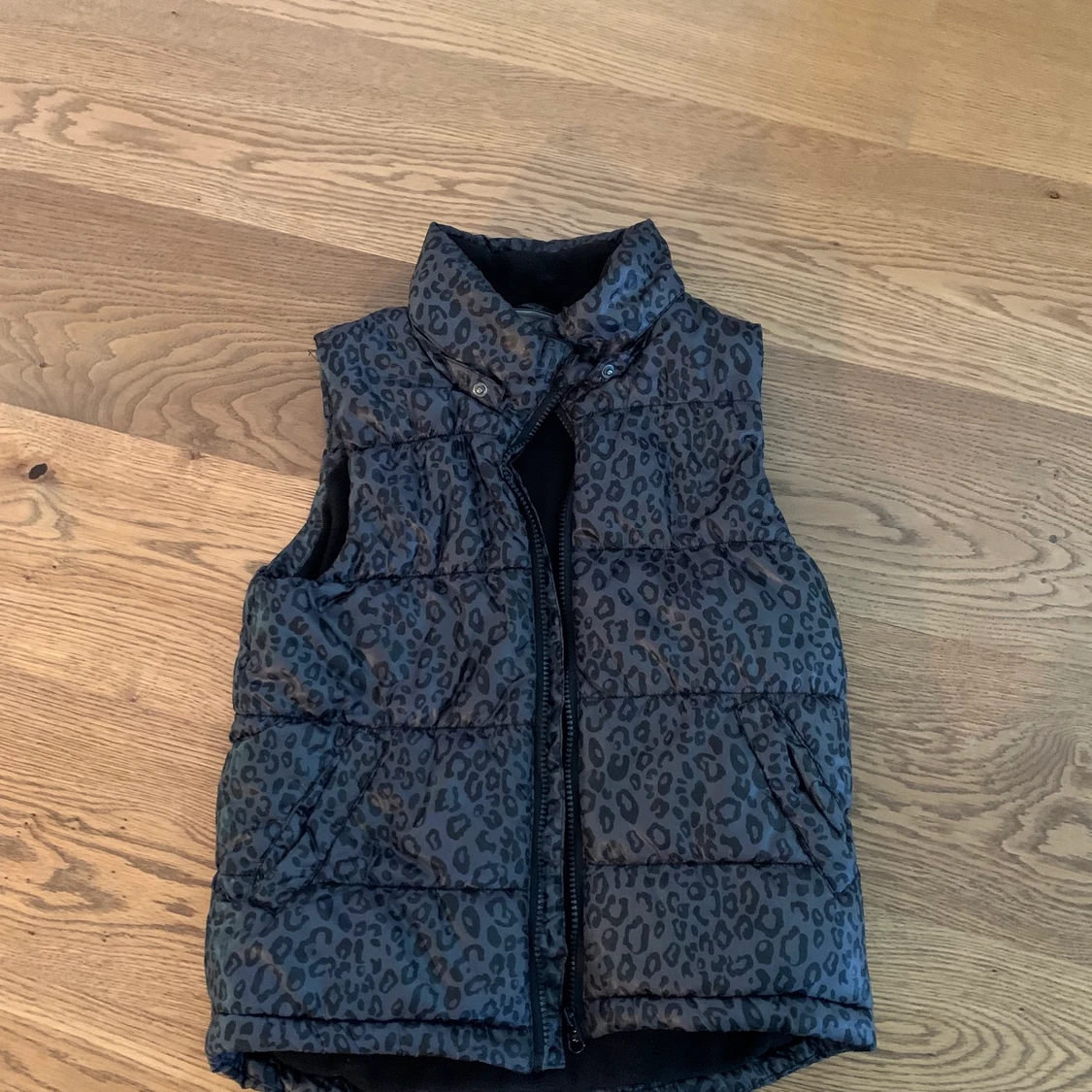 Väst från Lindex  - 90