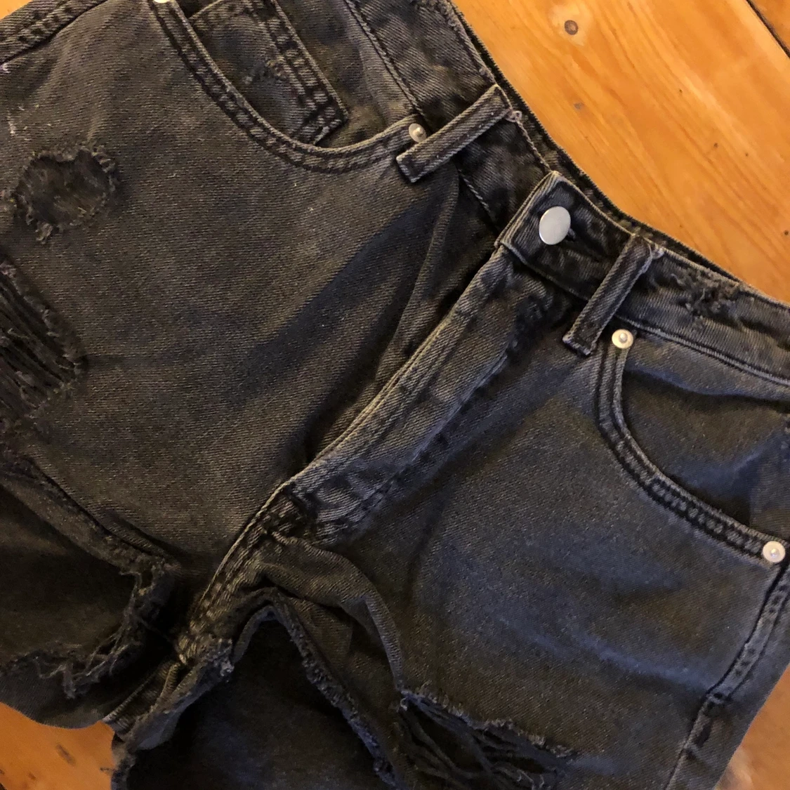 Black short pants for summer