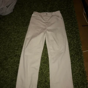 Uniqlo Jeans - Skitsnygga oanvända uniqlo jeans! Nypris 500kr storlek 28