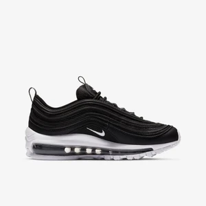 Nike air Max 97 - Nike Air Max 97 som är knappt använda i storlek US 6 vilket motsvarar storlek 38. Skorna är lite mindre i storleken och de passar mig som har 37. Kan gå ner i pris vid snabb affär 