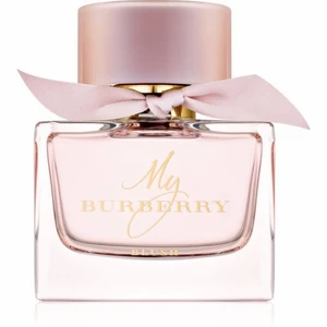 Burberry Blush - Jag säljer min Burberry ”Blush” parfym. Parfymen är öppnad & säljs utan låda, kvitto. Använt 2 sprut, inte mer - som ny!🌷 säljs på onlinebutiker för +600kr 