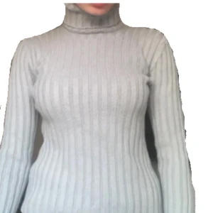 Dolce&gabbana tröja  - Grå ribbad dolce&gabbana tröja! Köptes för 500❤️