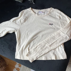 Långärmad fila tröja - En oanvänd fila tröja i storlek M