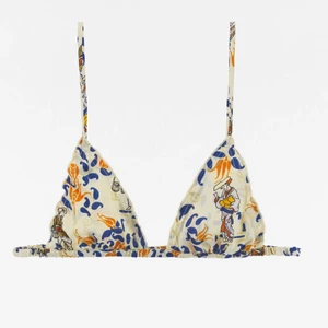 Bh topp - Simpel bh med super coolt mönster. Storlek M. Endast testad! Nypris 199kr. Skicka gärna ett meddelande vid frågor! Pris kan diskuteras! 