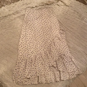 Prickig Princess polly tjol - Prickig Princess Polly kjol! Lite rufflad på slutet! 