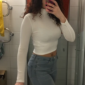 Helt ny polotröja - Bara testad aldrig använd. Storlek S.