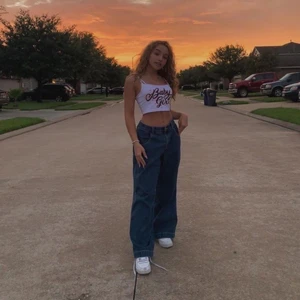 Baggy jeans  - Helt nya med prislapp/tags köpt från dollskill december 2020, säljer för att de ej kom till användning. Size S, modellen är 175