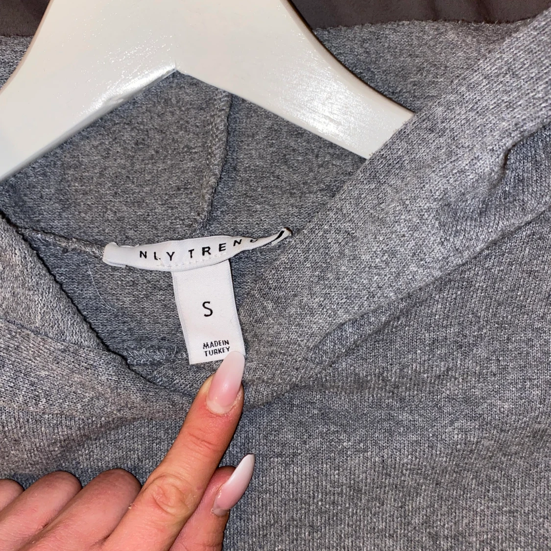 Huvtröja med volang  - 90