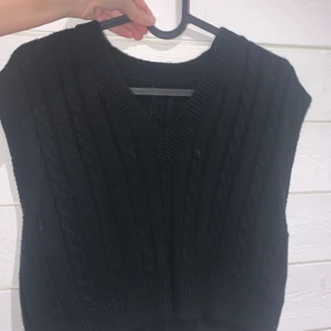 Stickad väst - Populär stickad väst