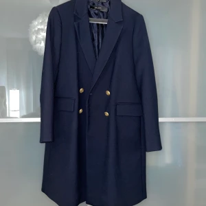 Zara kappa - Zara kappa i marinblå 