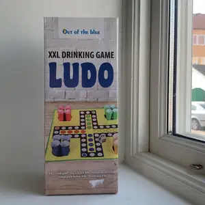 Ludo drinking game. Säljer då det aldrig kommit till användning. Nypris 120kr, säljer för 80kr. Köparen står för frakt. Pris kan diskuteras vid snabb affär.