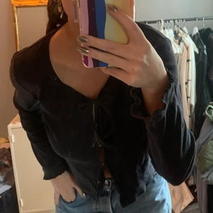 Blus kofta - Så fin kofta/tröja med knäppning och knytning, vintage storlek 1