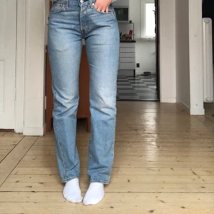 Levi’s JEANS  - Levi’s 501:or, W 28, L 32. Endast använda två gånger, JÄTTEFINA! Budgivning från 500 eller köpa direkt för 600.