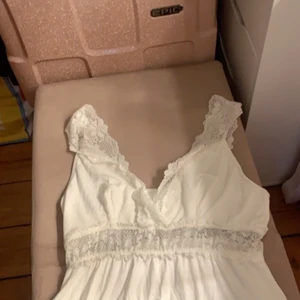 Cubus - Vitt cubus linne med spets, helt oanvänd, strl M🤍40kr🤍