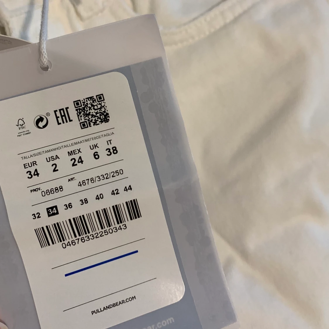 Helt oanvända vita byxor!  - 91