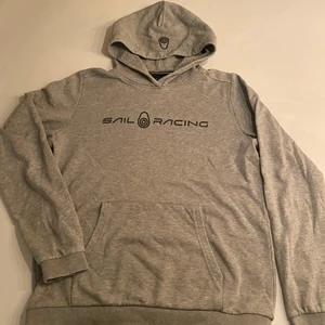 Sail Racing - Fin hoodie, sparsamt använd nypris 700kr